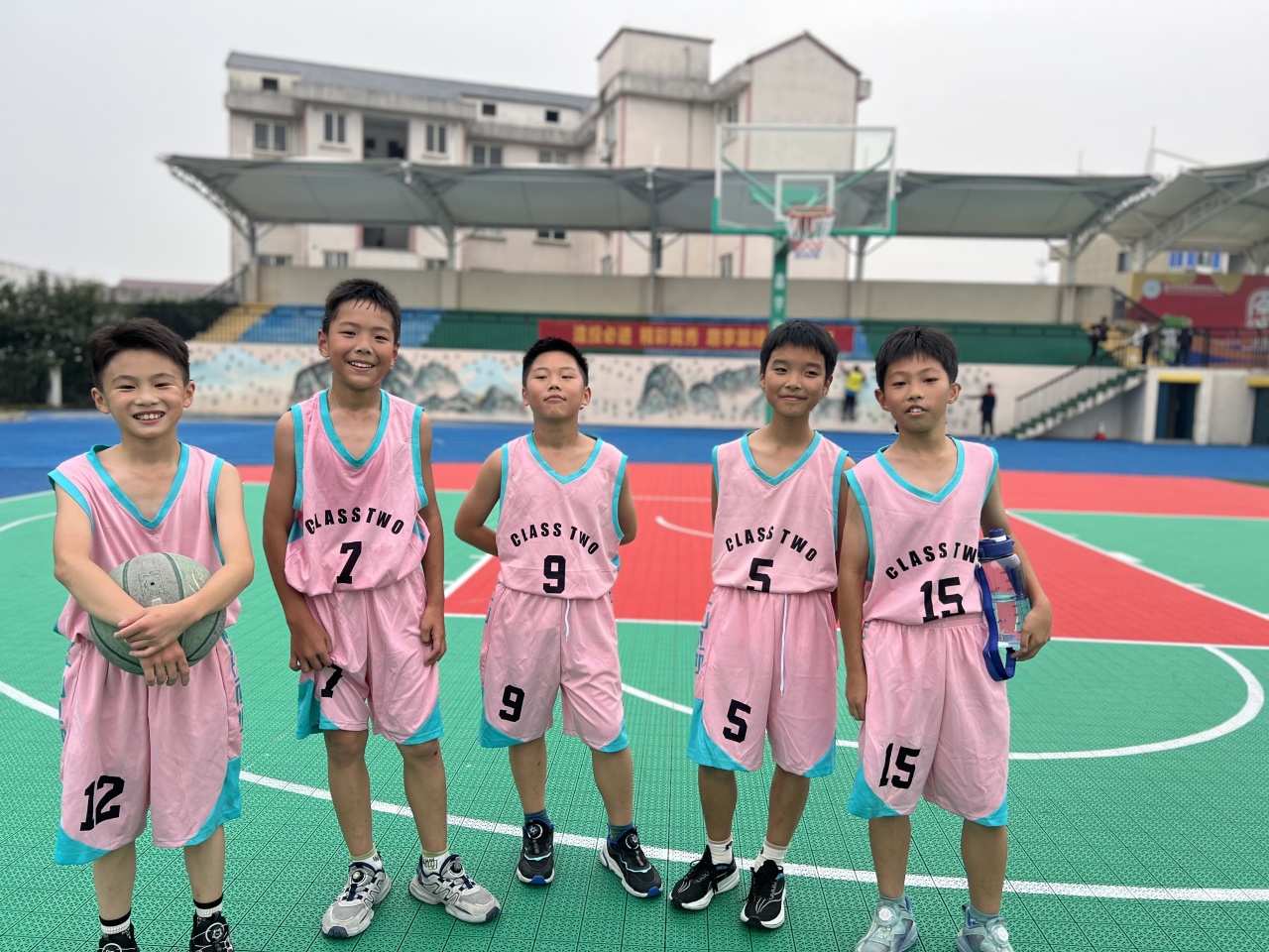 澳亚国际公司官网-球迷热情高涨，篮球明星魅力无限