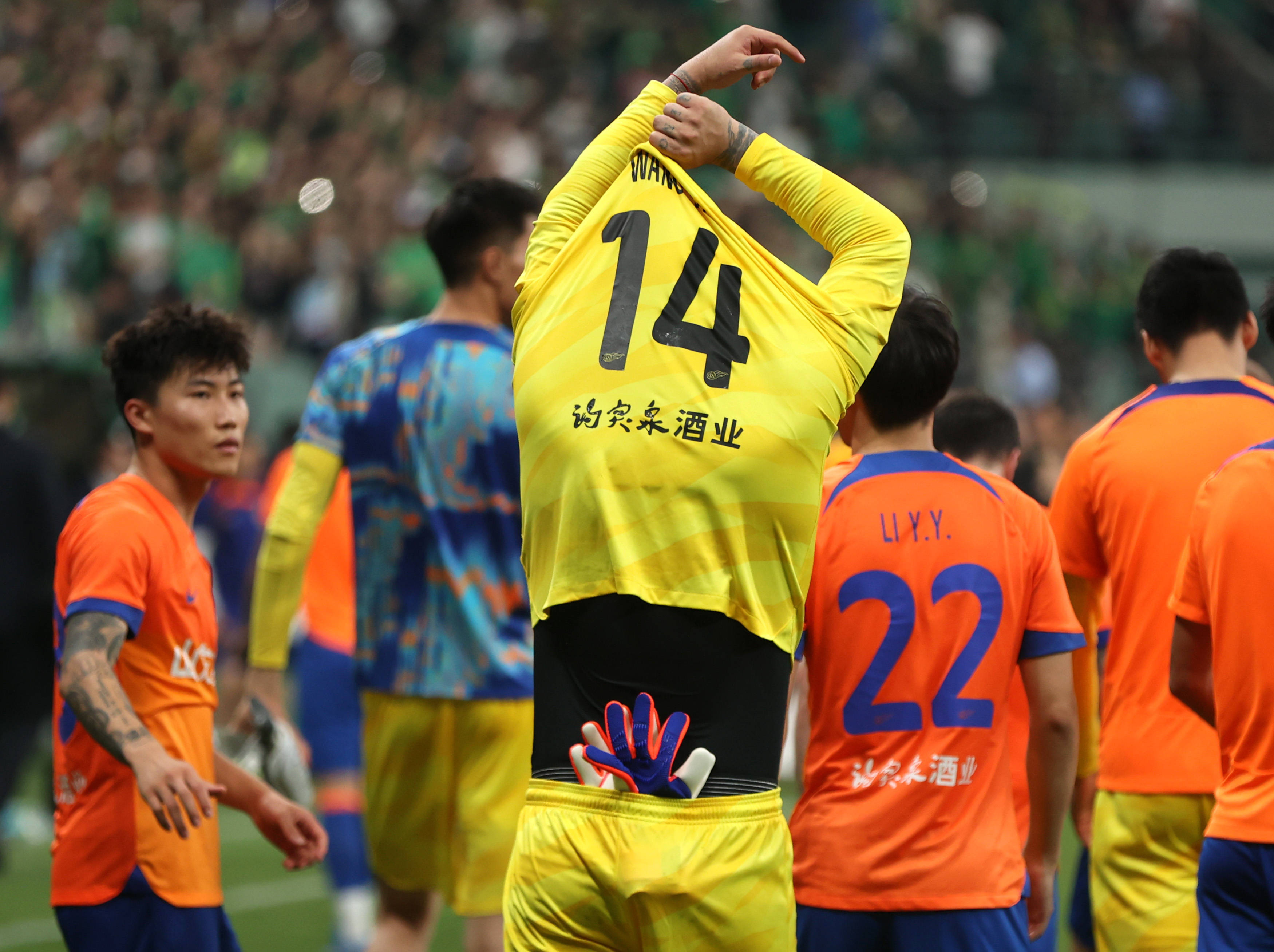 澳亚国际手游官网-关于申花不敌苏宁—客场告负面对实力强劲对手输球惨败的信息