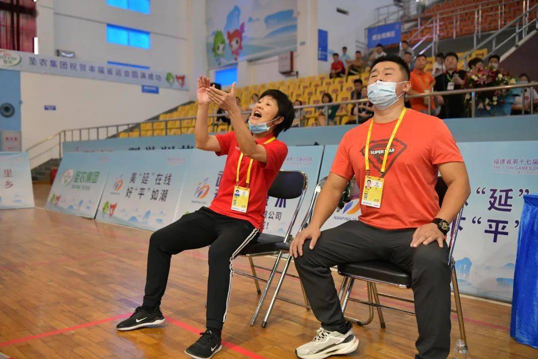 澳亚国际网站-包含捷克拳击选手飒爽出击，赢得观众喝彩！的词条